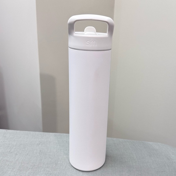 NBA Milwaukee Bucks Simple Modern Mesa 24oz water bottle. - Picture 5 of 9